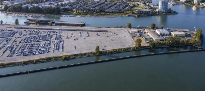 Vue aérienne du terminal automobile Annacis