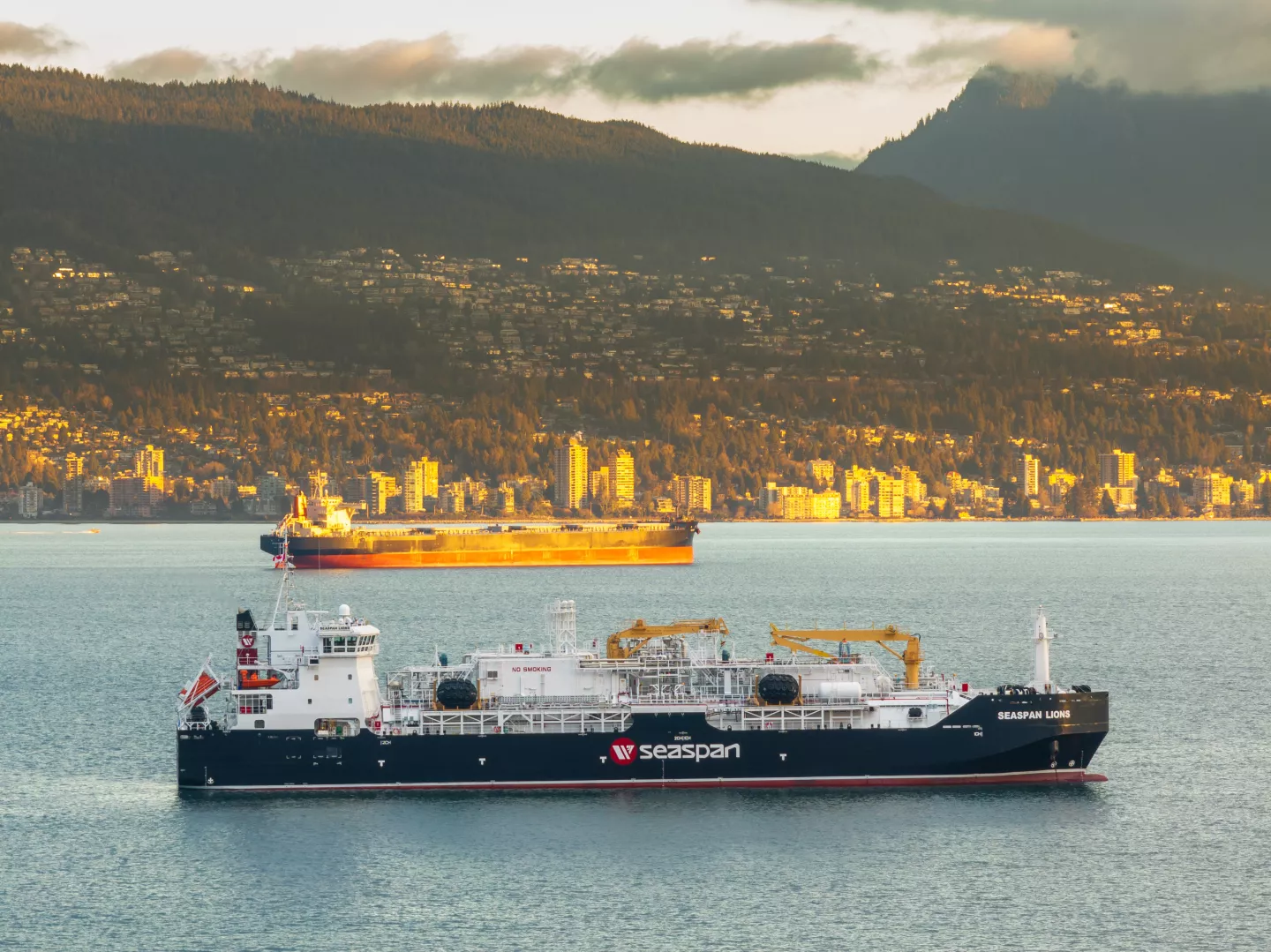 Navire GNL de Seaspan Navire GNL de Seaspan dans la baie Burrard